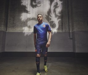 开云在线赛事平台-库尔图瓦神级爆发难挽狂澜，英格兰青春风暴完胜伊拉克展露冠军相