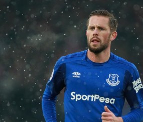 开云体育入口-从日本狂胜葡萄牙到迪亚斯英超争冠接管比赛，亚洲足球崛起与防守艺术的胜利