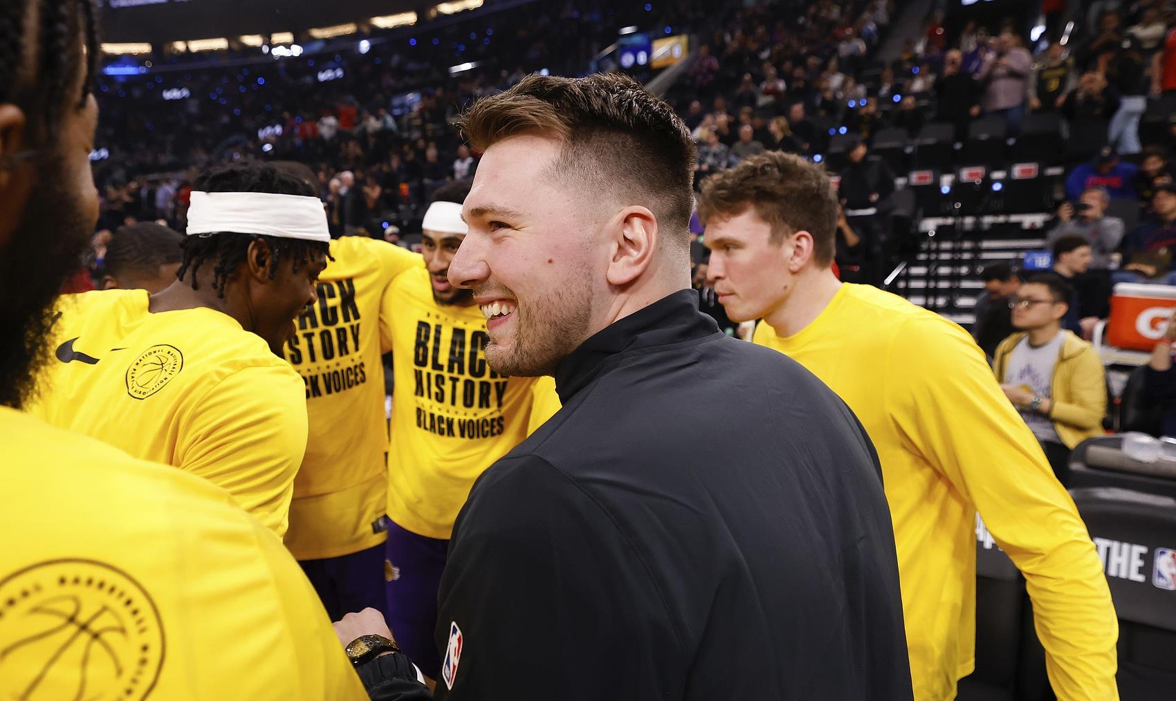 灰熊逆转公牛，易建联带队取胜