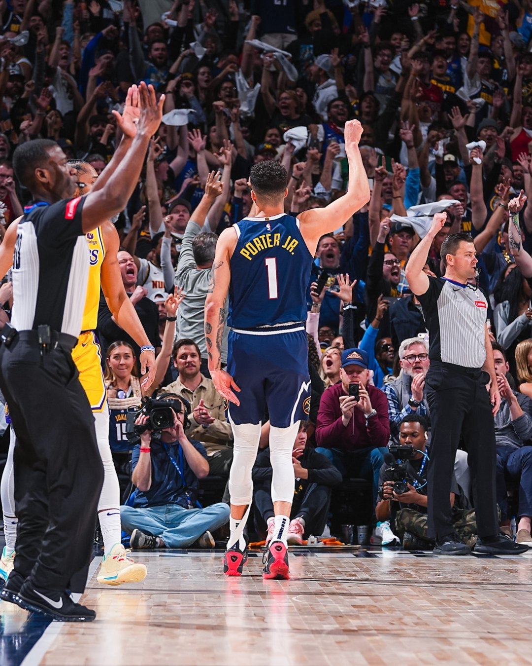 拉沃尔杯险胜美网，穆雷扛起全队