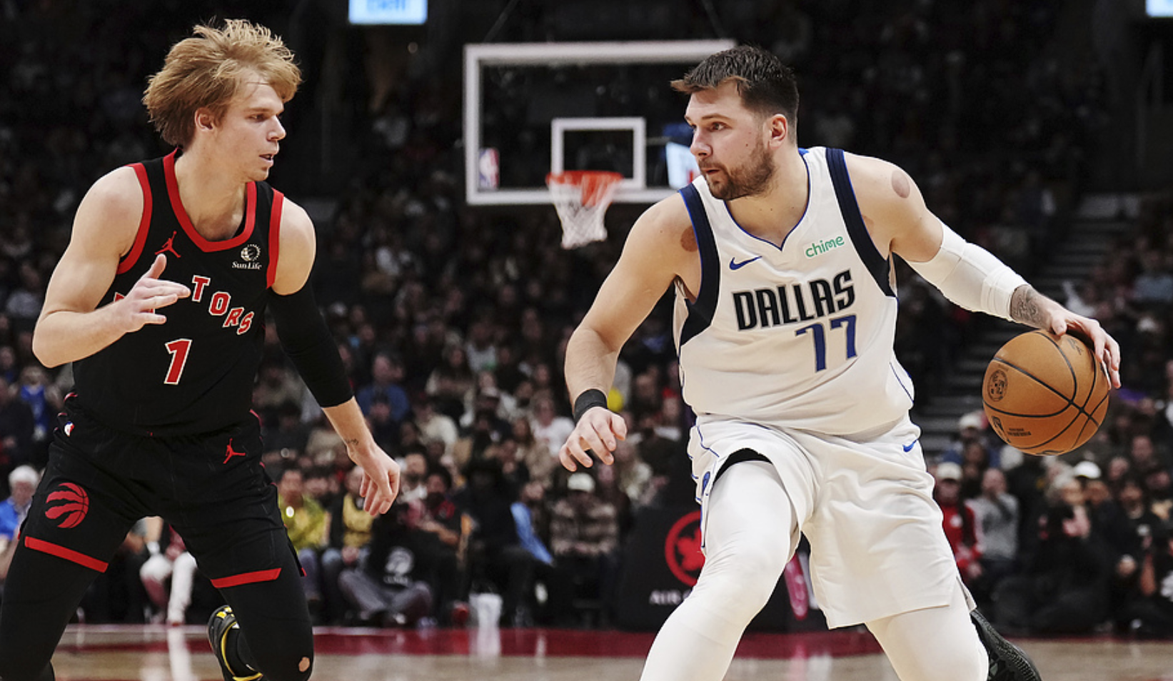 山东队轻取火箭，东契奇状态火热