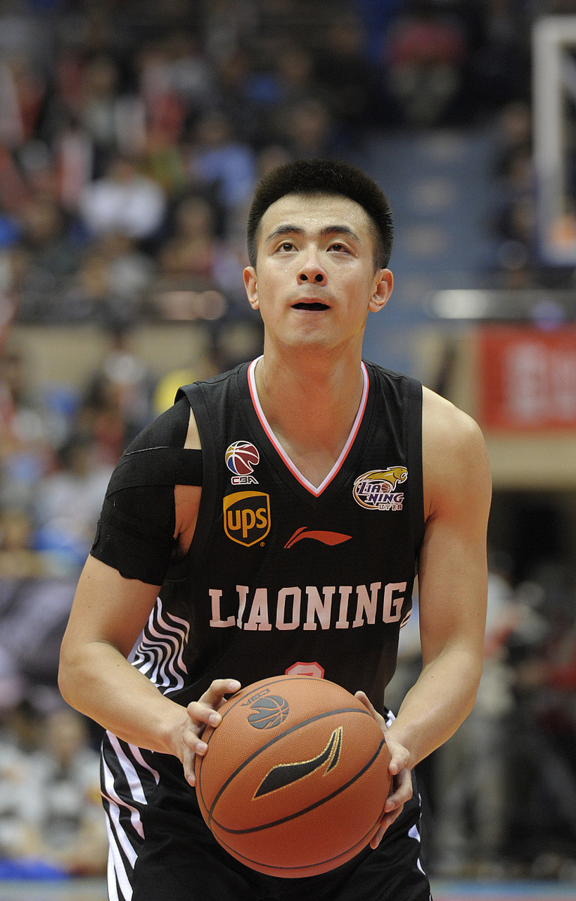 山东队力克辽宁队,赵继伟状态火热 山东队力克辽宁队,赵继伟状态火热