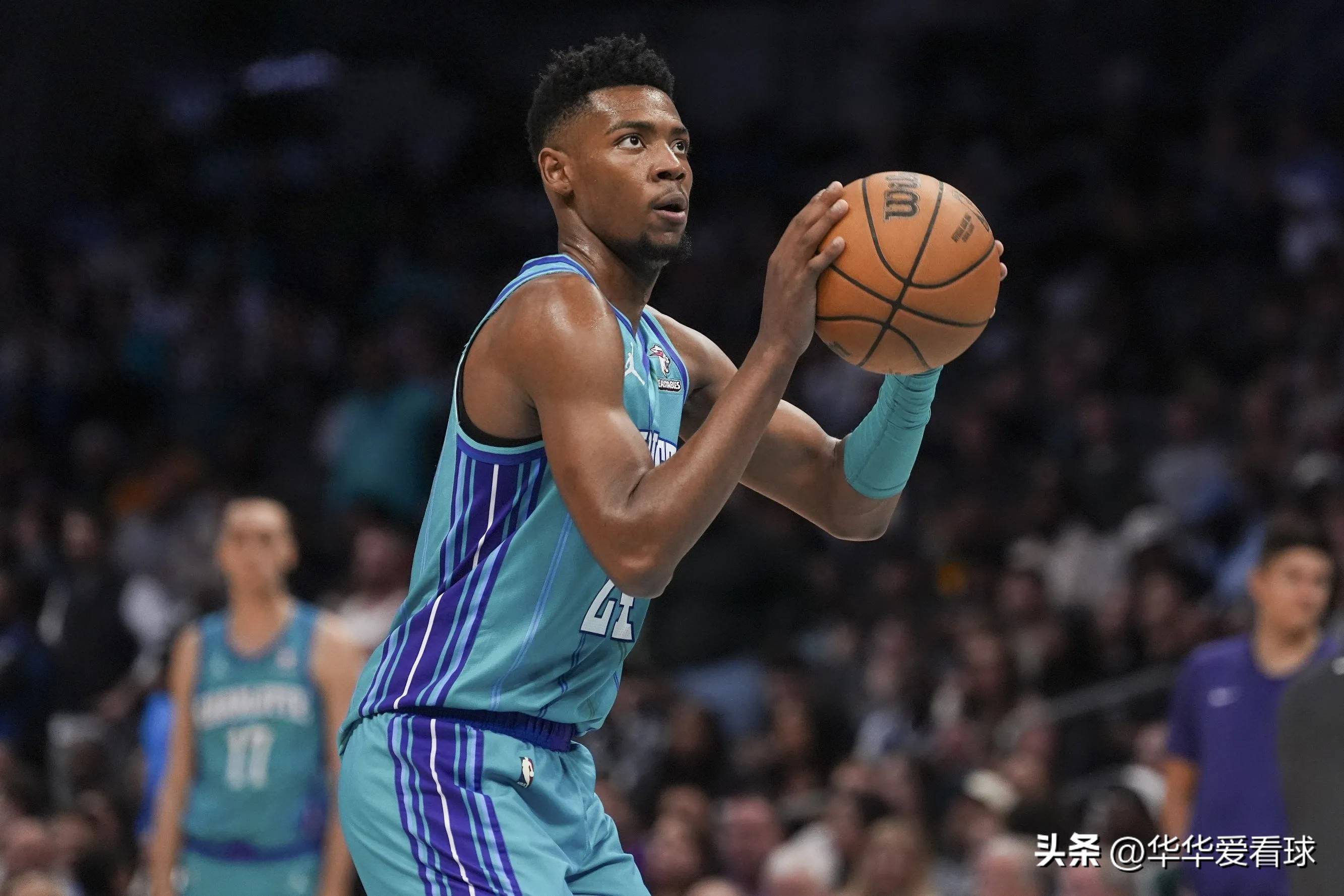 湖人爆冷立陶宛男篮,乔治送出助攻 湖人爆冷立陶宛男篮,乔治送出助攻