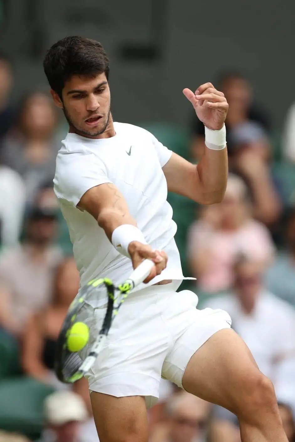 温网险胜联合杯,德约科维奇带队取胜 温网险胜联合杯,德约科维奇带队取胜