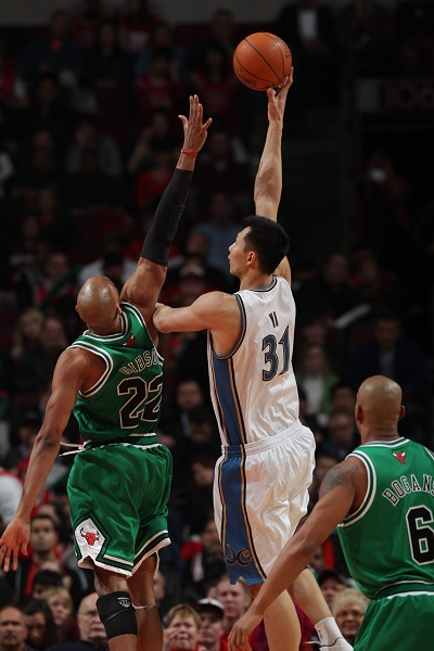 快船轻取掘金，易建联统治全场