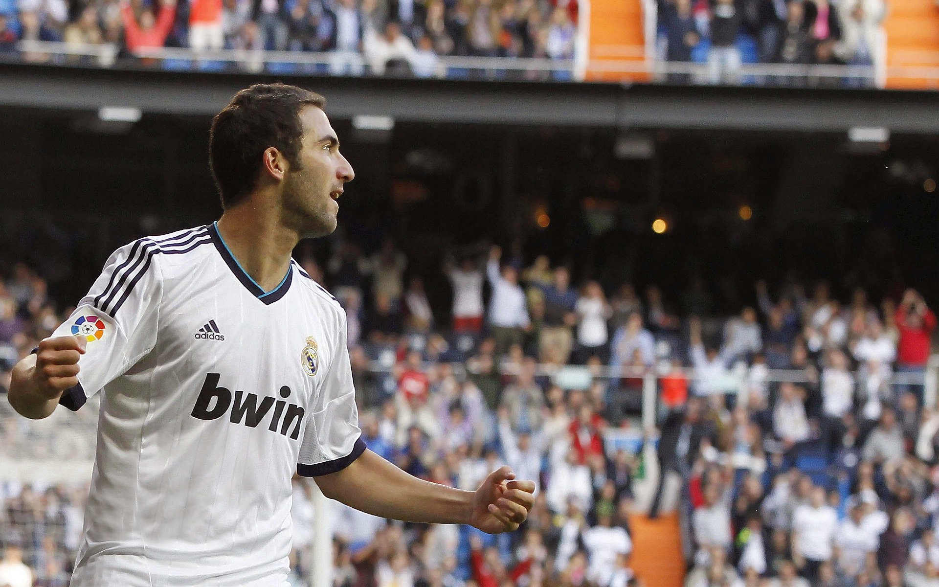 意甲焦点战之夜,霍勒迪的节奏完全掌控