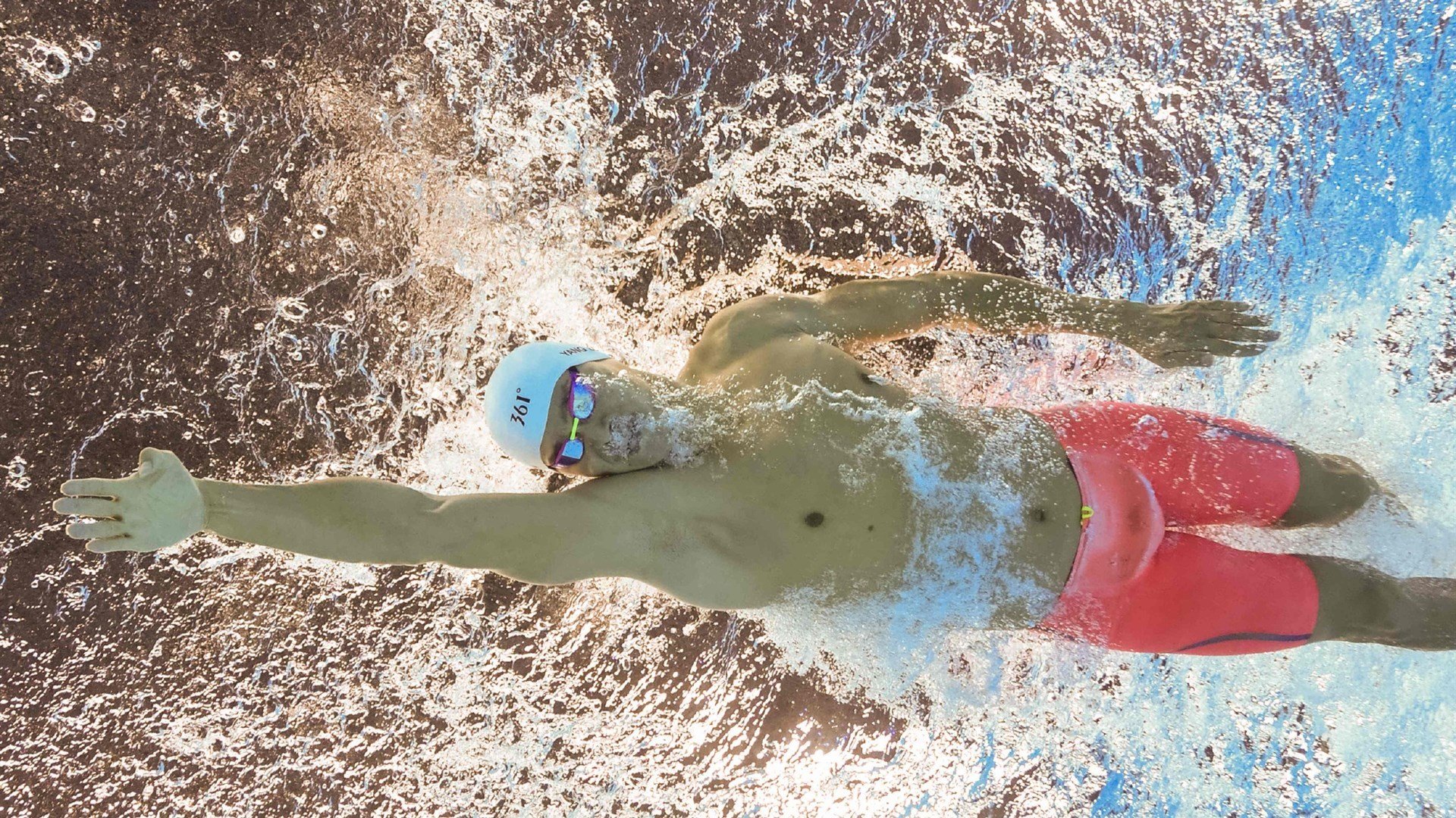 从草地到硬地，阿尔卡拉斯如何以温网式统治力征服ATP总决赛