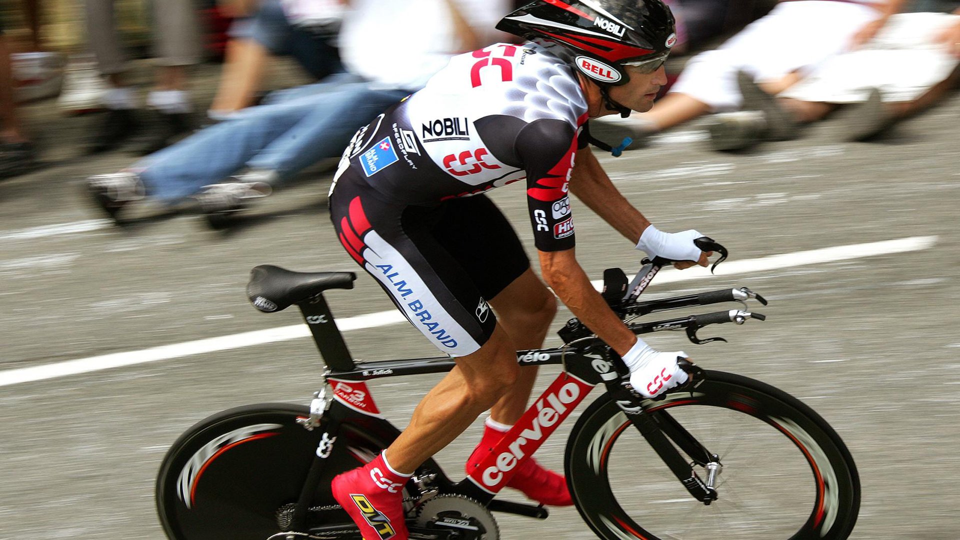 红牛风暴席卷蒙扎，阿隆索的绝对统治与法拉利的沉默黄昏